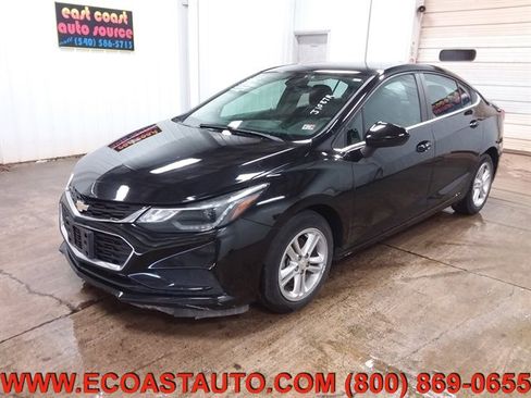 Used 2018 Chevrolet Cruze LT image 4
