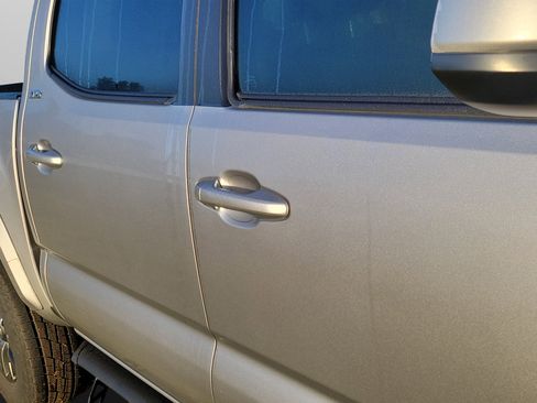 Used 2021 Toyota Tacoma SR5 image 12