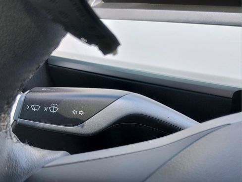 Used 2021 Tesla Model Y Long Range AWD/4WD image 26