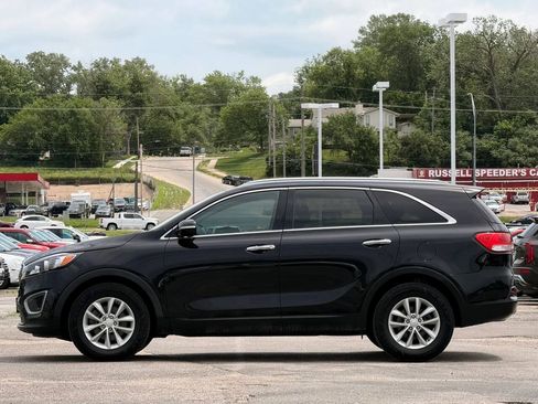 Used 2018 Kia Sorento FWD image 5