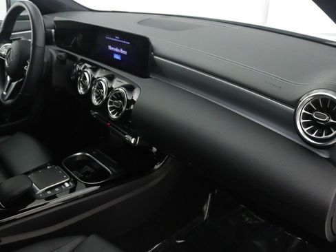 Certified 2022 Mercedes-Benz CLA 250 image 25