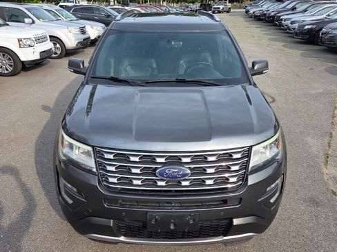 Used 2017 Ford Explorer Limited AWD/4WD image 3