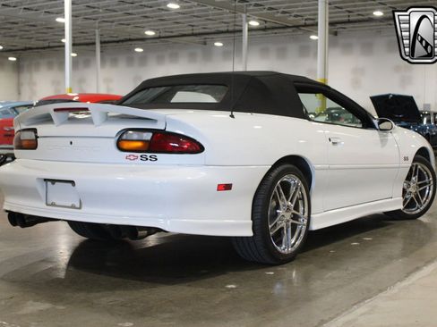 Used 2001 Chevrolet Camaro Z28 w/ SS Performance/Appearance Pkg image 10