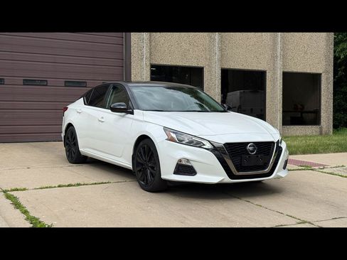Used 2021 Nissan Altima 2.5 SR FWD image 1