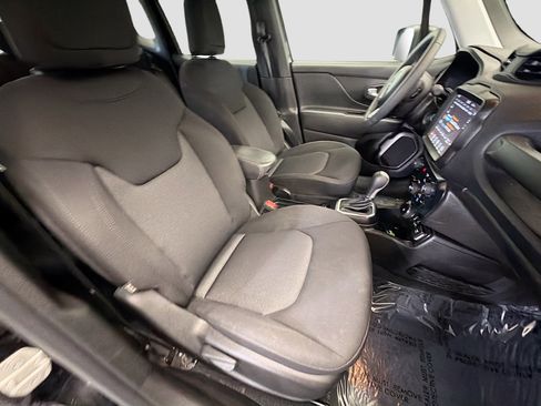 Used 2023 Jeep Renegade Latitude image 14