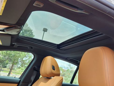 New 2026 BMW 330i xDrive Sedan w/ Premium Package AWD/4WD image 18
