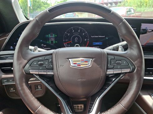 Certified 2024 Cadillac Escalade ESV V w/ LPO, ONYX Package AWD/4WD image 21