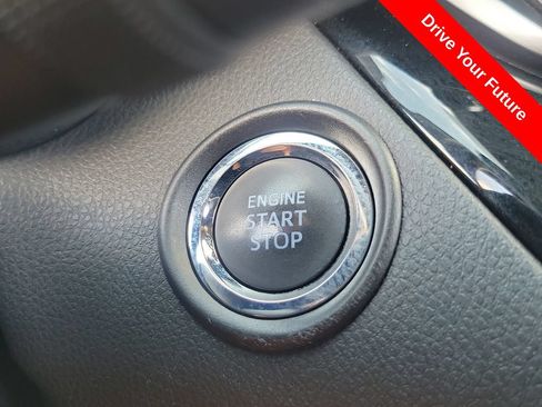 Used 2019 Toyota C-HR Limited FWD image 7
