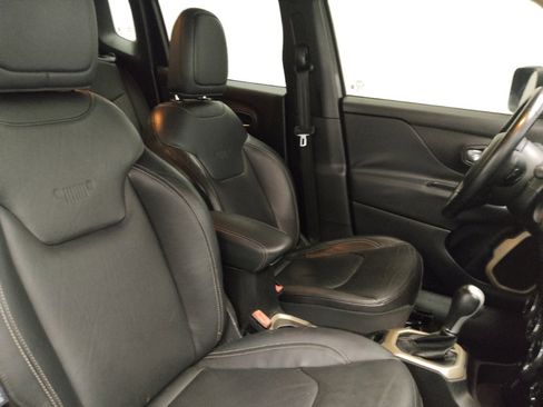 Used 2016 Jeep Renegade Limited image 21