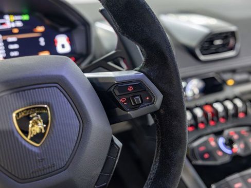 Used 2015 Lamborghini Huracan LP 610-4 image 35