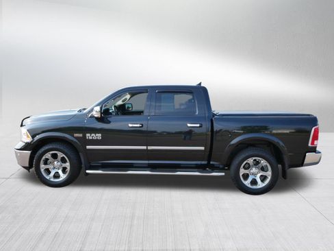 Used 2017 RAM 1500 Laramie w/ Convenience Group AWD/4WD image 4