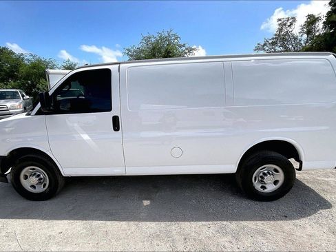 Used 2023 Chevrolet Express 2500 w/ Driver Convenience Package RWD image 16