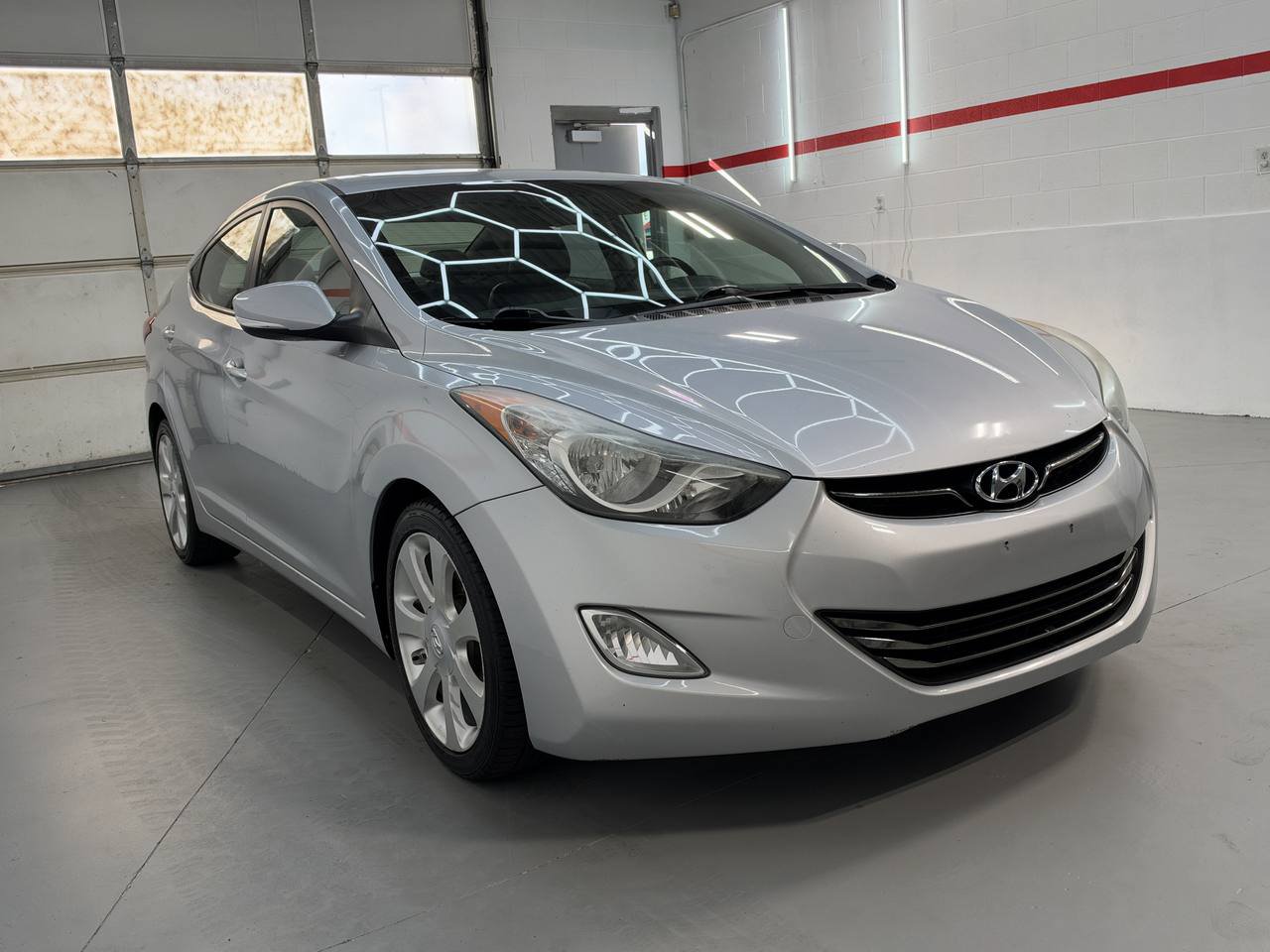 Used 2011 Hyundai Elantra Limited FWD image 9