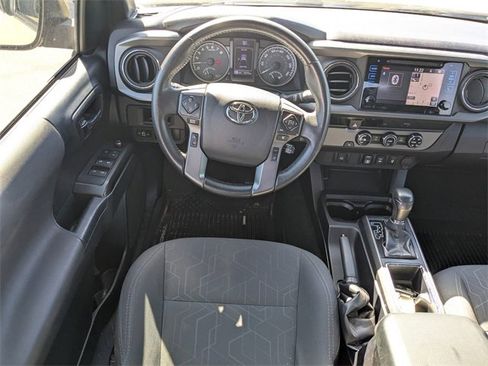 Used 2018 Toyota Tacoma TRD Sport image 14