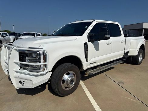 Used 2025 Ford F350 Lariat AWD/4WD image 3