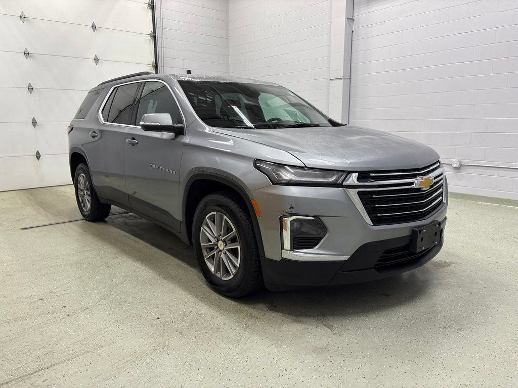 Used 2023 Chevrolet Traverse LT AWD/4WD image 2