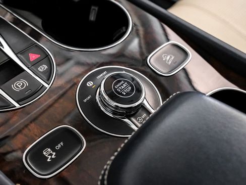 Used 2019 Bentley Bentayga AWD/4WD image 19