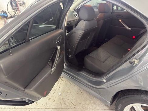 Used 2009 Pontiac G6 Sedan w/ Sport Package 2 image 5