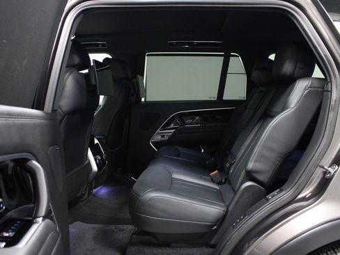 Used 2023 Land Rover Range Rover Long Wheelbase SE AWD/4WD image 14