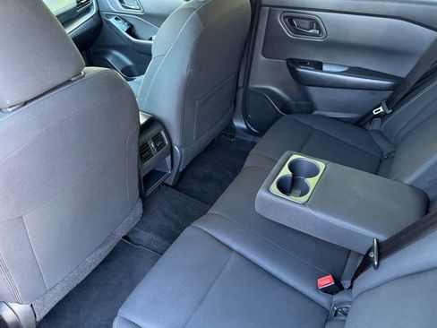 Used 2024 Nissan Rogue S AWD/4WD image 4
