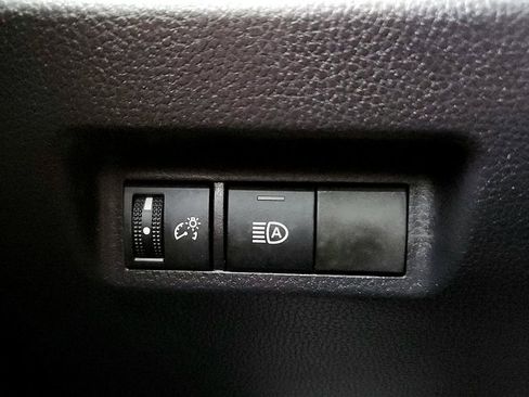 Used 2025 Toyota RAV4 LE AWD/4WD image 32