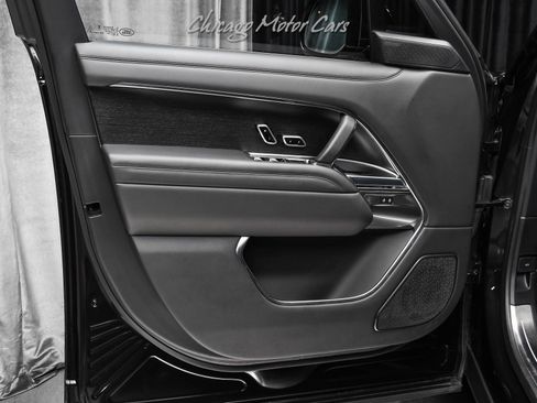 Used 2024 Land Rover Range Rover Long Wheelbase Autobiography AWD/4WD image 36
