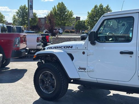 Used 2022 Jeep Gladiator Rubicon w/ LED Lighting Group AWD/4WD image 6
