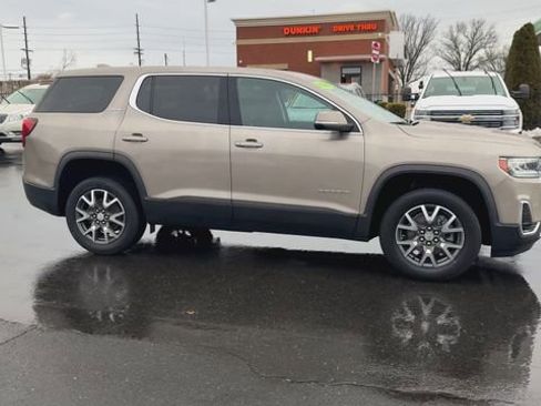 Certified 2022 GMC Acadia SLE image 2