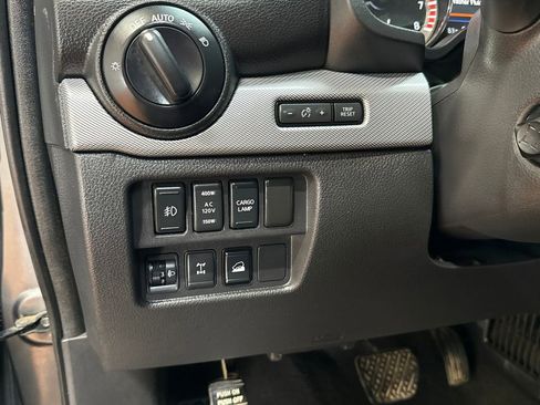 Used 2019 Nissan Titan PRO-4X w/ Pro-4x Convenience Package AWD/4WD image 21
