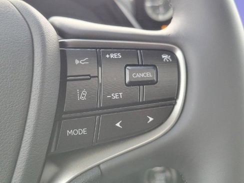 Used 2024 Lexus ES 350 w/ Premium Package FWD image 18
