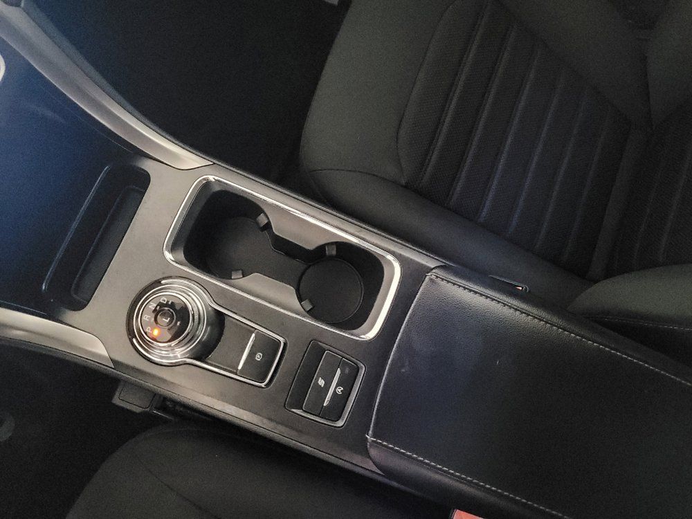 Used 2020 Ford Fusion SE FWD image 23