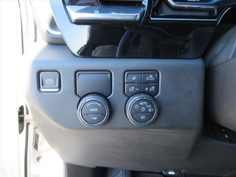 Used 2022 Chevrolet Silverado 1500 High Country image 22