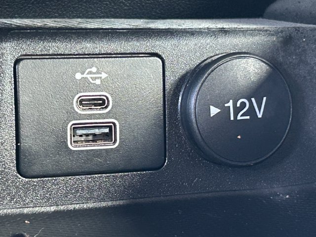 Used 2025 Ford Escape Active AWD/4WD image 16