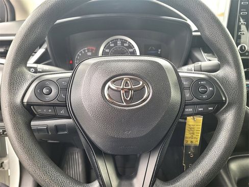 Used 2021 Toyota Corolla LE image 27