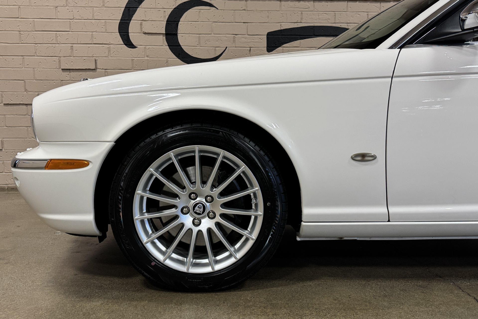 Used 2007 Jaguar XJ8 RWD image 26