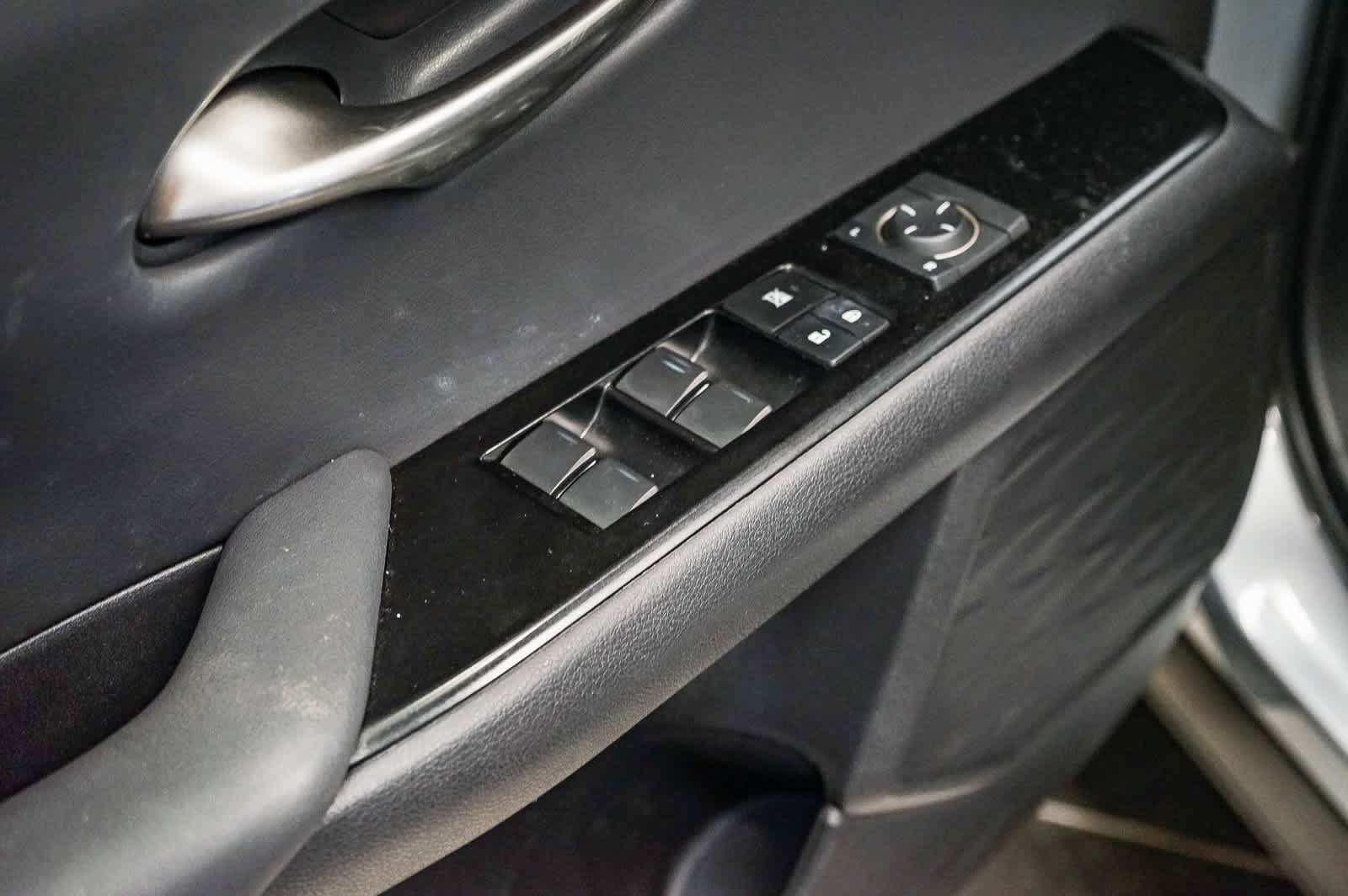 Used 2024 Lexus UX 250h F Sport FWD image 22