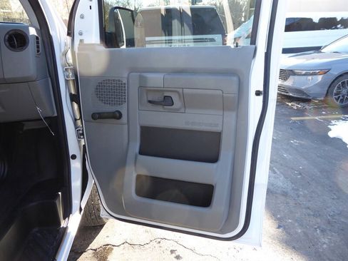 Used 2013 Ford E-350 and Econoline 350 XL image 20