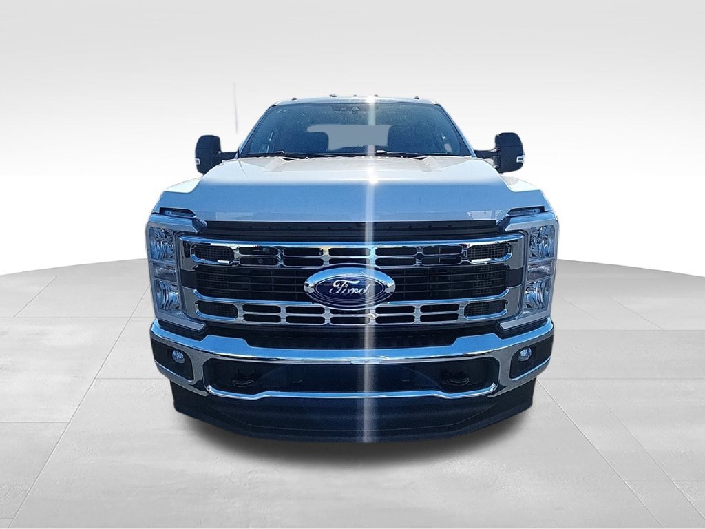 Used 2026 Ford F350 XLT AWD/4WD image 3