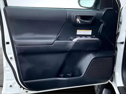 Used 2019 Toyota Tacoma TRD Off-Road image 28