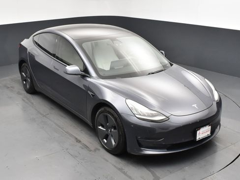 Used 2021 Tesla Model 3 Long Range image 17