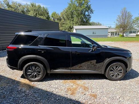 Used 2025 Nissan Pathfinder SV FWD image 6