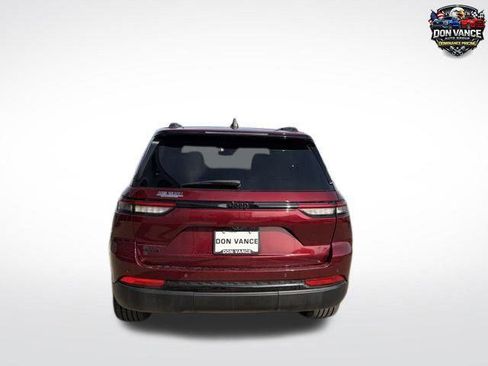 Certified 2025 Jeep Grand Cherokee Altitude image 4