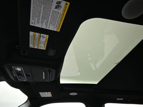 Certified 2022 Ford F150 Raptor w/ Equipment Group 801A High image 19