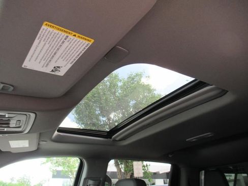 Used 2024 Chevrolet Silverado 2500 LTZ w/ LTZ Convenience Package image 27