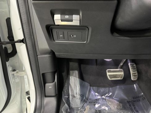 Used 2022 Land Rover Discovery Sport S R-Dynamic image 29