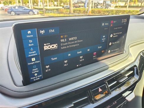 Used 2025 Acura MDX w/ Technology Package image 30