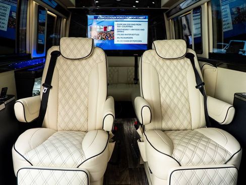 Used 2023 Mercedes-Benz Sprinter 3500 image 37