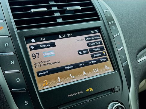 Used 2019 Lincoln MKC Reserve w/ MKC Technology Package FWD image 11