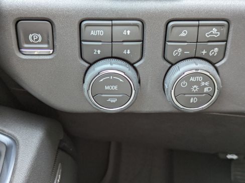 New 2026 Chevrolet Silverado 1500 LTZ w/ Technology Package AWD/4WD image 15