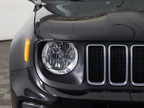Used 2023 Jeep Renegade Latitude AWD/4WD image 12